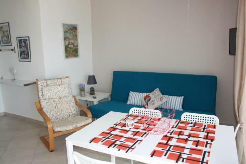 Above The Sea Apartment