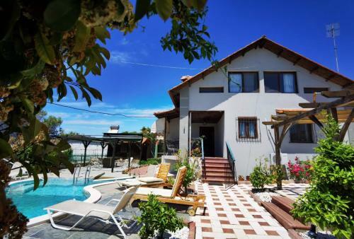 Luxurious Villa