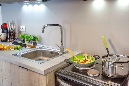 Sun & Sea Luxury Apartment