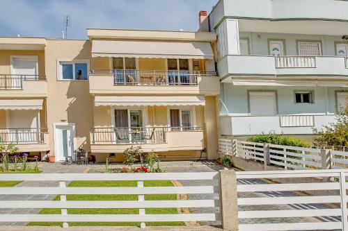 Sun & Sea Luxury Apartment