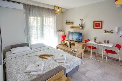 Sun & Sea Luxury Apartment