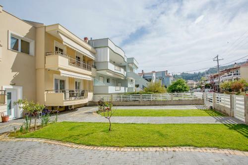 Sun & Sea Luxury Apartment