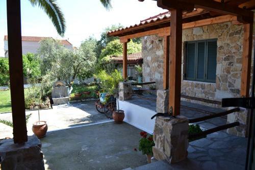 Traditional Villa Nea Peramos