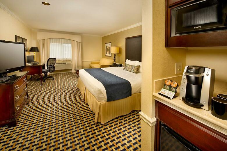Best Western Premier Plaza Hotel And Conference Center