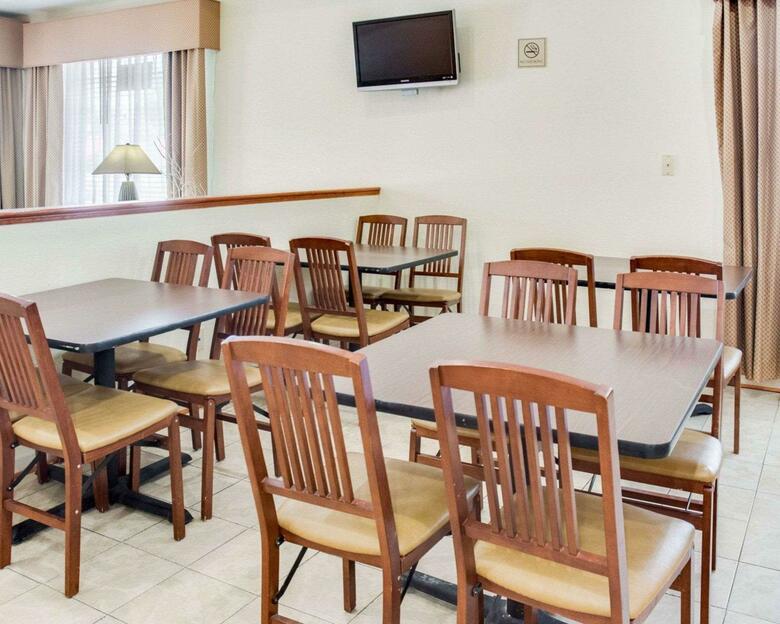 Hotel Econo Lodge Suffolk