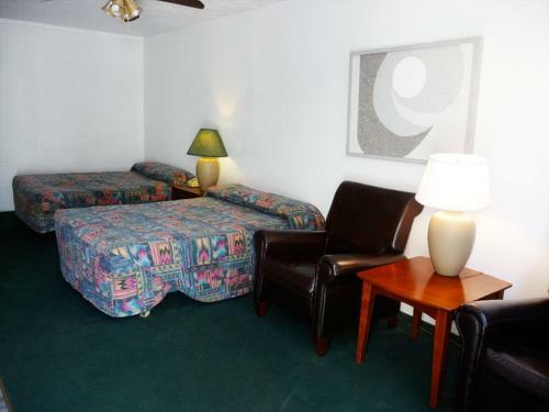 The Charles Motel And Hot Springs Spa