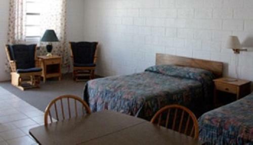 The Charles Motel And Hot Springs Spa