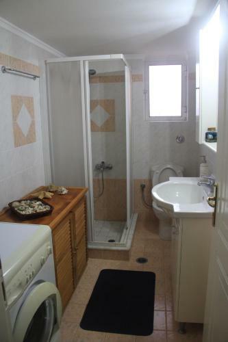 Quiet Spacious Apartment In Nafplio