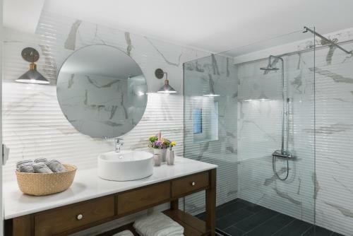 Mavrogenous Luxury Apartments
