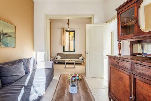 Nafplio Stylish Escape - Nat's City Nest