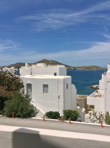 Studios Flora In Naoussa Paros
