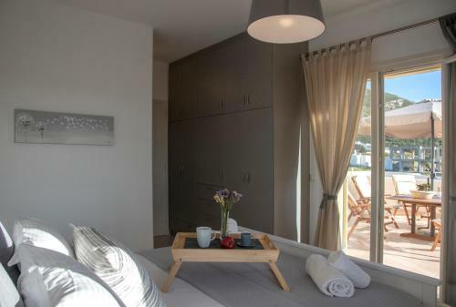 ?ggelos Home Paros