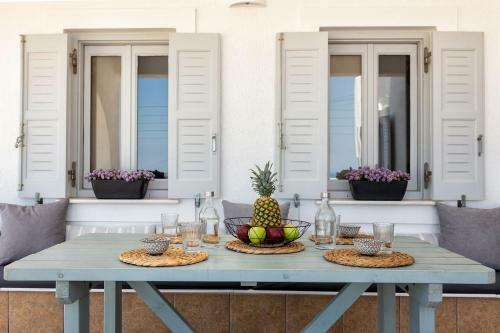 Sun Smiles In Naousa, Paros