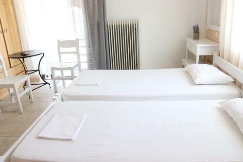 Hostal Papas Rooms On The Seafront