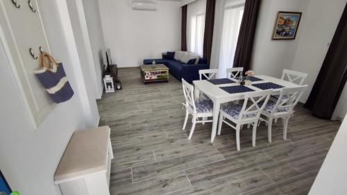 Blue Charm House - Apartment 2