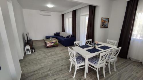 Blue Charm House - Apartment 2
