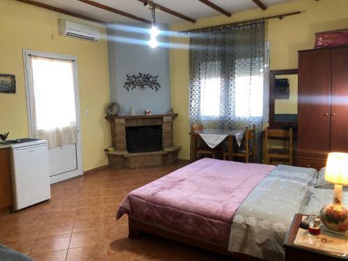 Hostal Alexandros Guesthouse