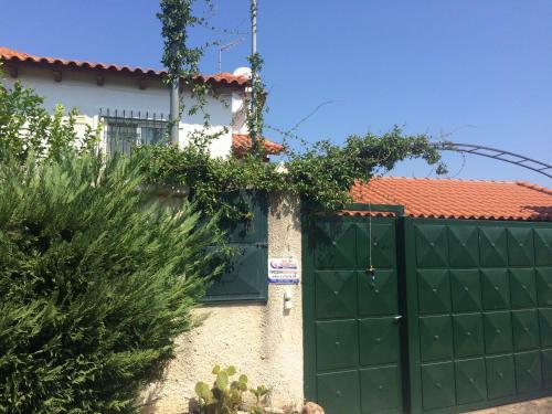 The Adam's Studio In Oropos