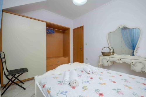 Independent Agapitos Apart , 2bdrm, Private Patio