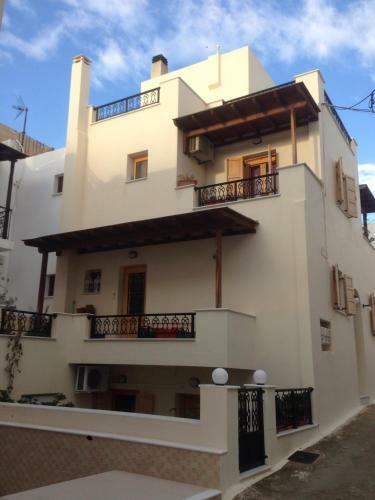 Independent Agapitos Apart , 2bdrm, Private Patio