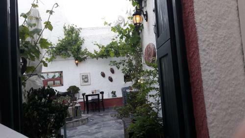 Hostal Chez Irene Sweet Pension