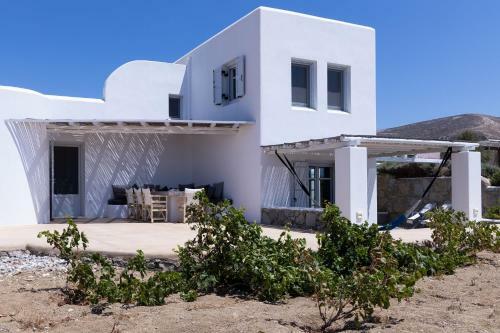 Immaculate Large Fully Equipped Villa For 8. Panoramic Sea Views In Mikri Vigla