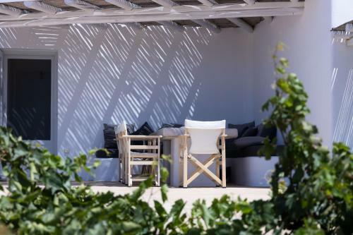 Immaculate Large Fully Equipped Villa For 8. Panoramic Sea Views In Mikri Vigla