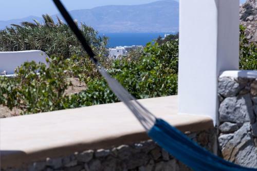 Immaculate Large Fully Equipped Villa For 8. Panoramic Sea Views In Mikri Vigla