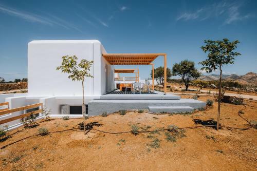 Lodge Xerolithos Natural Living