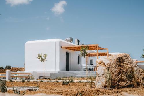 Lodge Xerolithos Natural Living