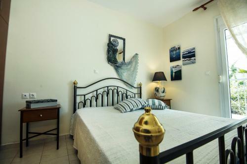 Menexe Apartments-kelyfos