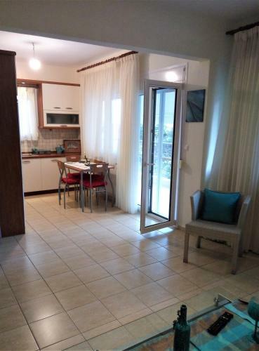 Menexe Apartments-kelyfos