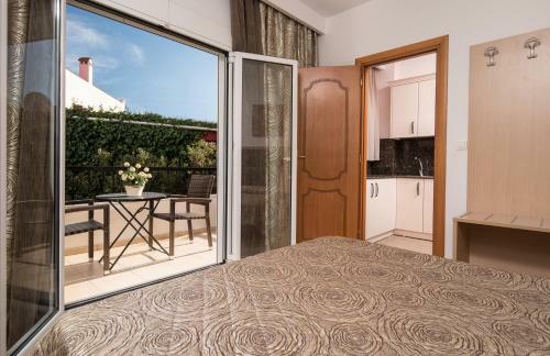 Paradisos View Luxury Apartment