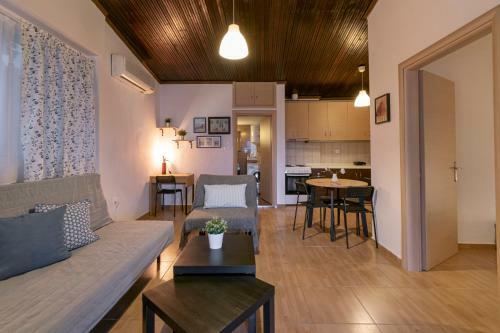 Stratos & Magda's Apartments