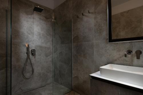 Olenia Luxury Apartments 4