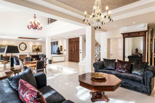 Villa East Coast Mansion