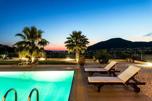 Villa East Coast Mansion