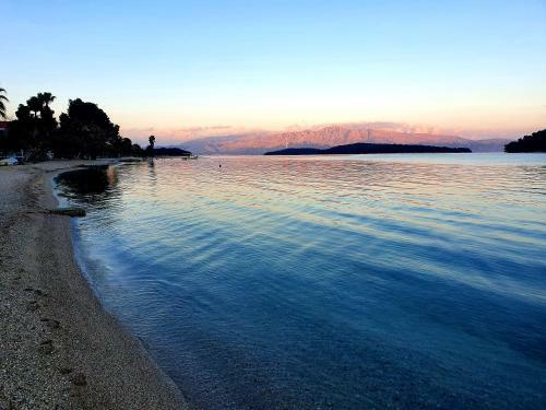 Daglas Beach House At Nidri