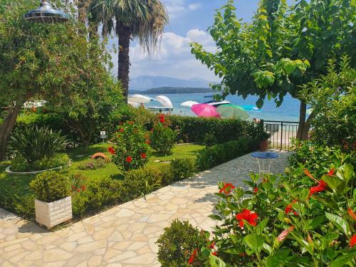 Daglas Beach House At Nidri