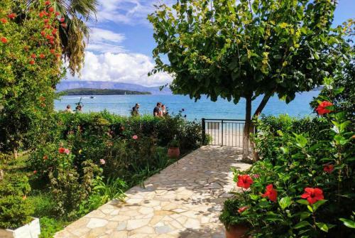 Daglas Beach House At Nidri
