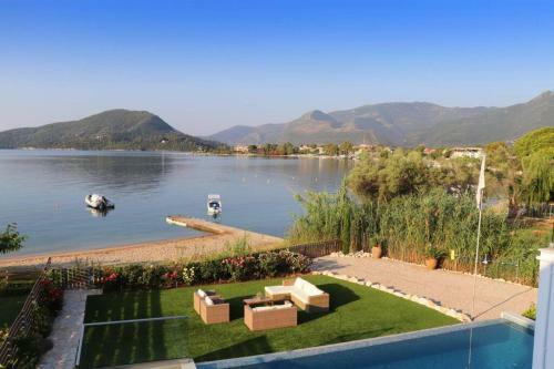 The Beach Villa, Perigiali - Luxury Beachfront
