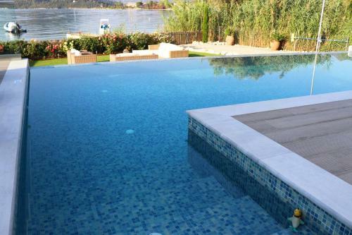 The Beach Villa, Perigiali - Luxury Beachfront