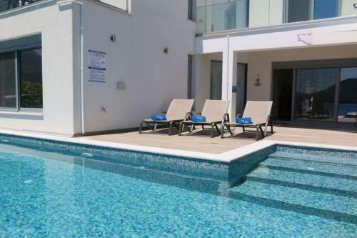 The Beach Villa, Perigiali - Luxury Beachfront