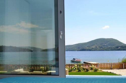 The Beach Villa, Perigiali - Luxury Beachfront