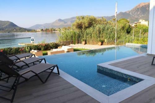 The Beach Villa, Perigiali - Luxury Beachfront