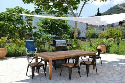 The Beach Villa, Perigiali - Luxury Beachfront