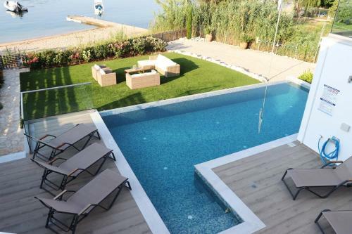 The Beach Villa, Perigiali - Luxury Beachfront