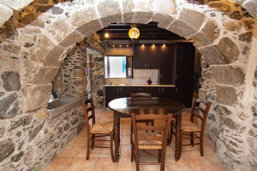 Apartamento Plousiadi?s Stone House
