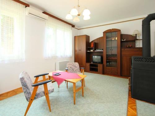 Villa Balatonsz�rsz� 2