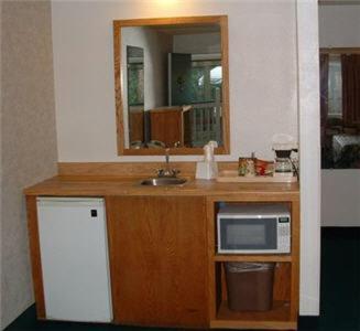 Motel Cedarwood Inn